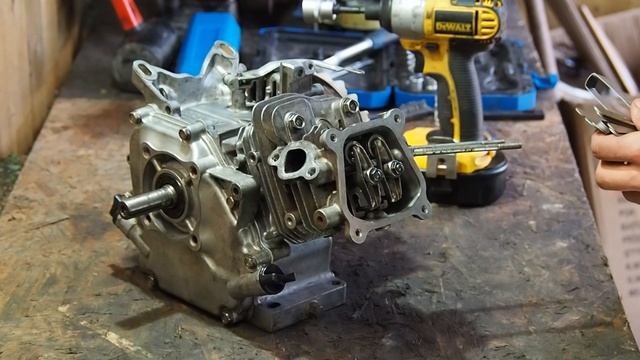 Rebuilding a HONDA GX120 From SPARE PARTS смотреть онлайн