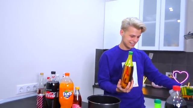 СМЕШАЛ ВСЕ НАПИТКИ ИЗ МАГАЗИНА! ТОП КОКТЕЙЛЬ ИЗ ГАЗИРОВОК смотреть онлайн