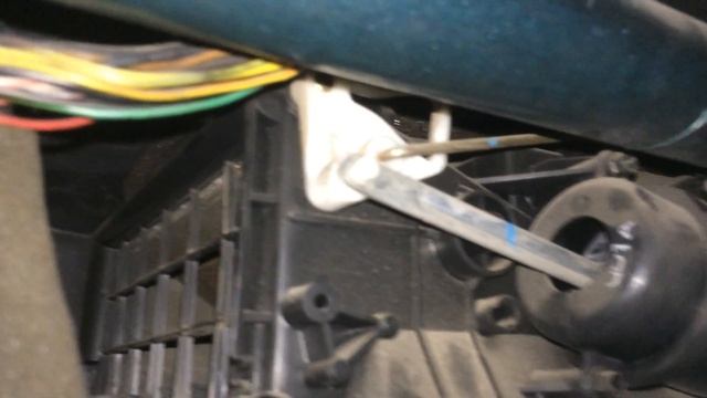 Hyundai Accent 1995 Заслонка рециркуляции печки смотреть онлайн