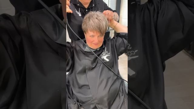 СТРИЖКА ПИКСИ/ КАК УЛОЖИТЬ ДОМА/PIXIE HAIRCUT/ HOW TO STYLE AT HOME смотреть онлайн