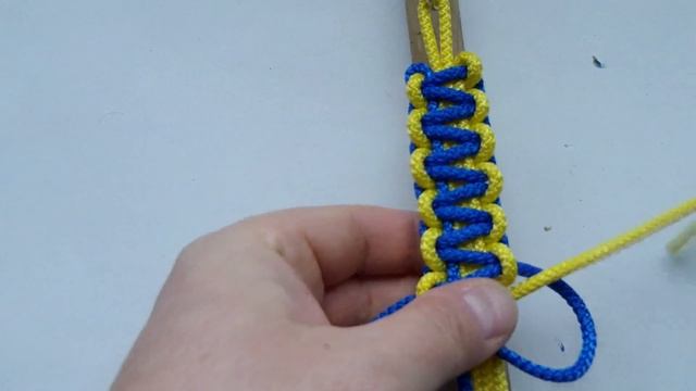 браслет в желто синих цветах смотреть онлайн