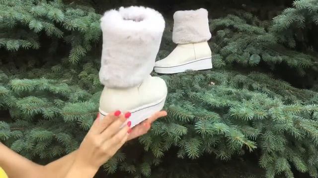 Классные молочные зимние сапоги с меховой опушкой смотреть онлайн