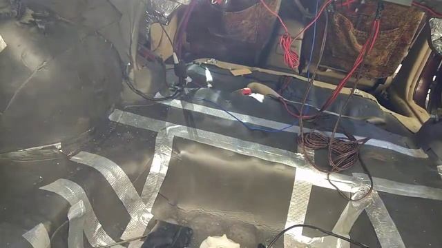 Газовые подъемники в багажник на Nissan Maxima A32 смотреть онлайн