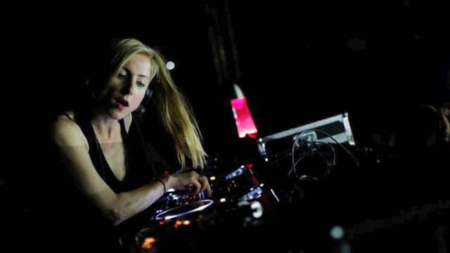 Ellen Allien - Come To Me смотреть онлайн