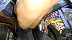 Suzuki Grand Vitara Замена ксеноновых ламп ближнего света.