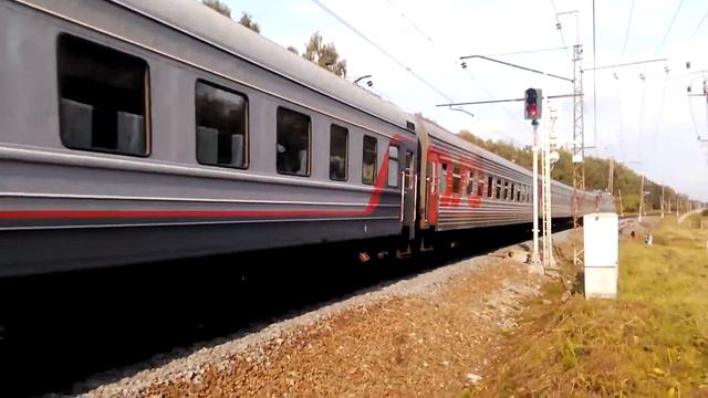 Приветливый ЧС7 031 с поездом 70Г Москва-Чита. Перегон Сергиев Посад - пост 81 км. смотреть онлайн