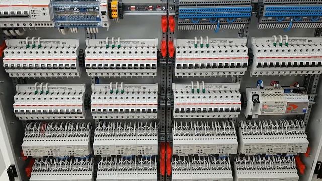 ABB Twin Line - 250 каналов управления светом и шторами. Инстаграм @nelikdulatov. смотреть онлайн