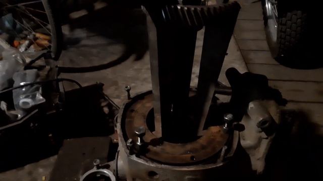 Чрезмерная затяжка болта крепления маховика смотреть онлайн