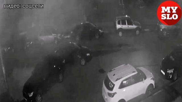 Автомобиль подожгли на ул. Хворостухина в Туле смотреть онлайн