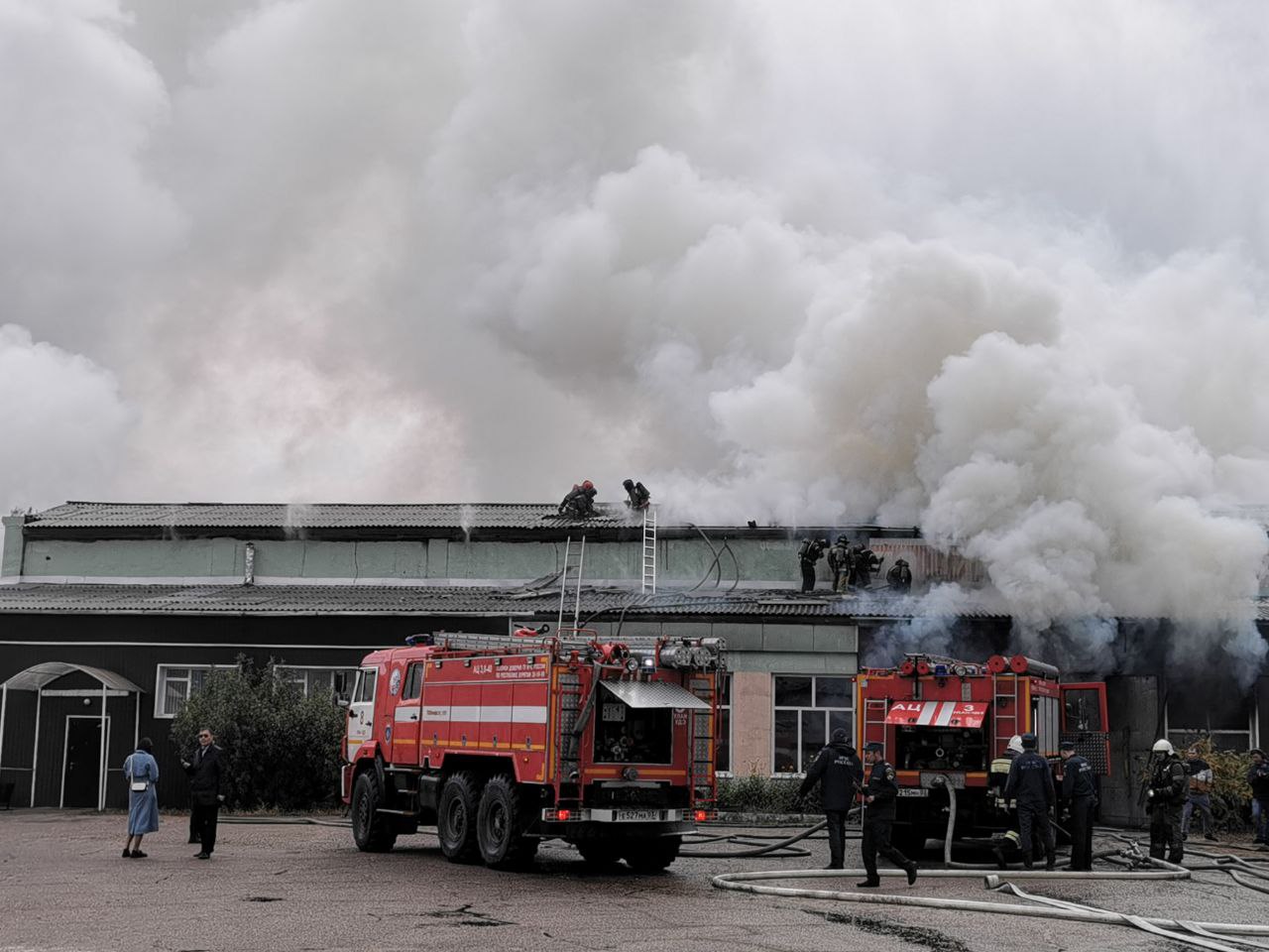 Пожар на ул. Жердева в Улан-Удэ.mp4 смотреть онлайн