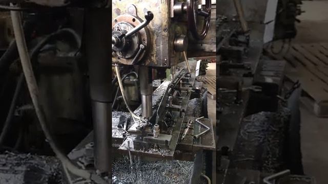 Сверление отверстий (2): Косилки двухбрусные ООО "Ульяновское" - Технологические процессы смотреть онлайн