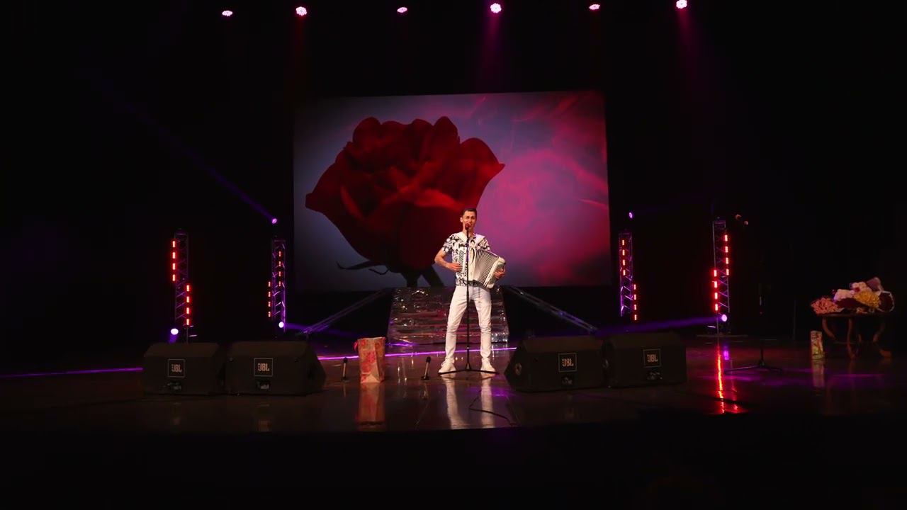 Михаил Жуков - Я встретил розу (Cover) // Кавер на баяне смотреть онлайн