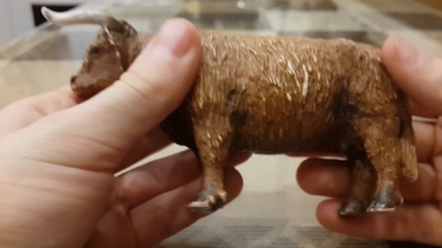 ОБЗОР НА ЧЕЛКАСТУЮ КОРОВУ. Шотландская высокогорная (Schleich) смотреть онлайн