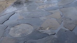 Площадка перед домом  из природного камня . Чёрная . Класс !!! Мостовая ру