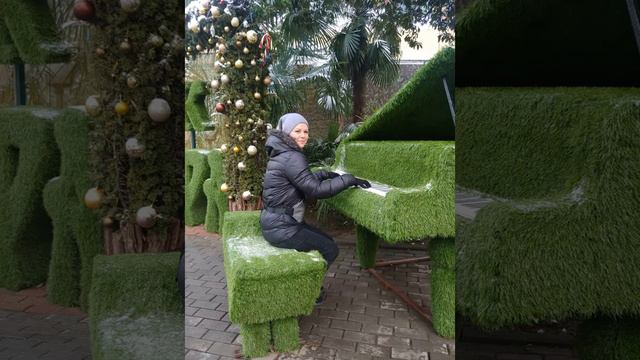 Парк Ривьера в Сочи зимой.... смотреть онлайн