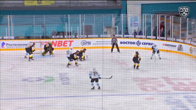 Klinkhammer smokes it in off the crease смотреть онлайн