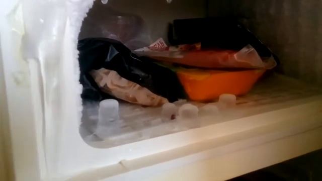 + И - Старого 32 летнего и нового холодильника. Жизнь меняется, лучшее время для перемен, сейчас ! смотреть онлайн