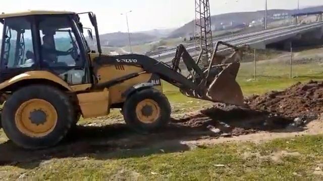 2006 VOLVO BL61 BACKHOE LOADER