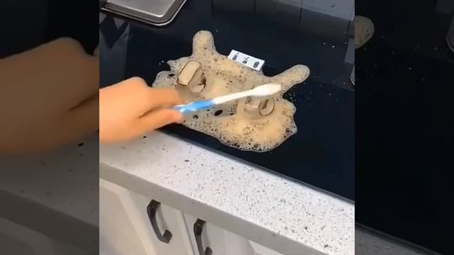 Гаджет для кухни Как легко отмыть ручки плиты #shorts смотреть онлайн