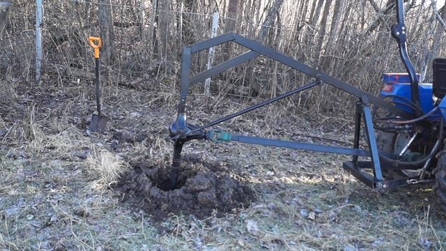 Самодельный ямобур для минитрактора в работе . Бюджетный столбчатый фундамент для гусятника. смотреть онлайн