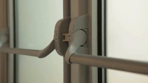 Демонстрация работы ручки и замка фурнитуры Антипаника