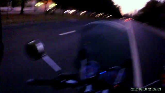 CB1300.Небольшой подъем на заднее колесо при старте с места смотреть онлайн