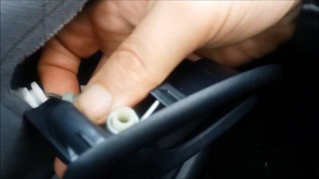 Renault Clio Mk2 how to replace front interior door handles (EASY) смотреть онлайн