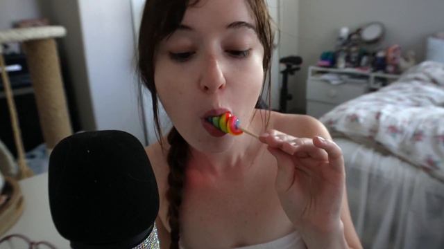 ASMR lollipop licking👅🍭 смотреть онлайн