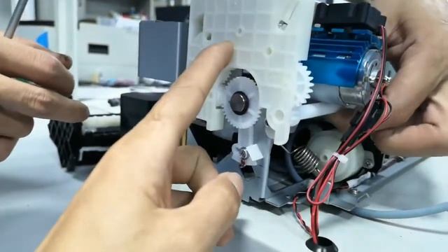 Replace the paper feeder for L805 L800 Roll Printer смотреть онлайн