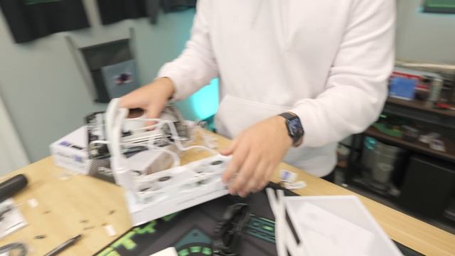BEST $1,000 Gaming PC Build Guide | Step By Step! смотреть онлайн