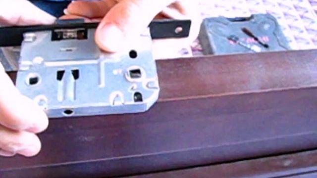 Врезка защелки и замка смотреть онлайн