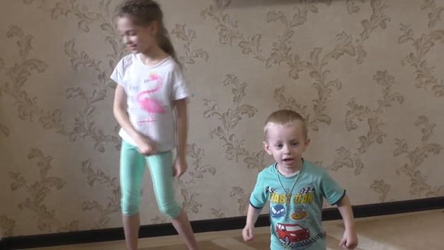 ЗАРЯДКА для детей - Разминка - Детские песни смотреть онлайн