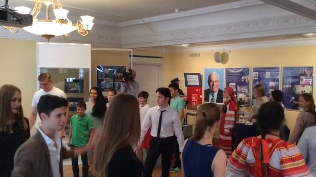 Игра-хоровод "Чиж", 4.06.2015., Москва, конкурс "Билингва" смотреть онлайн