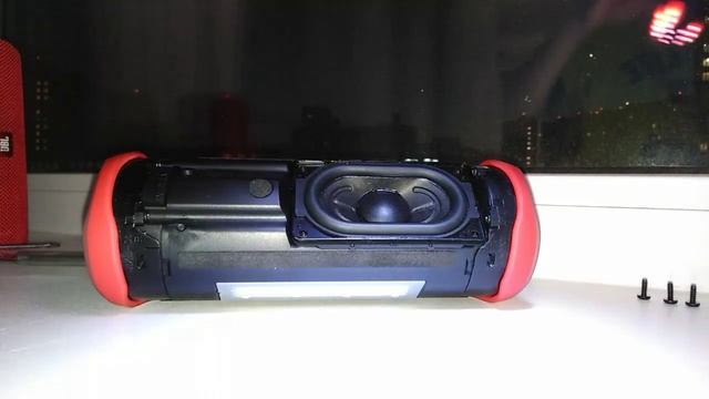 Как вытащить динамик у JBL FLIP 5. смотреть онлайн