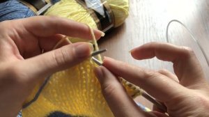 Шарф в полоску спицами. Как незаметно менять нить.