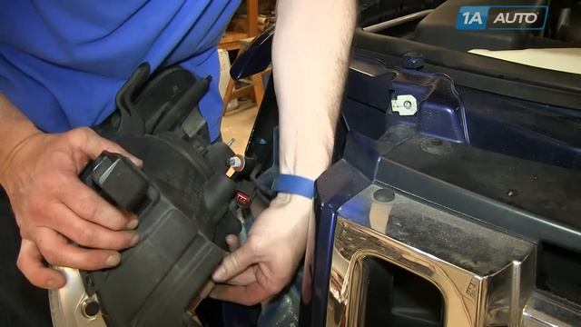 How to Replace Headlight and Bulbs 06-10 Ford Explorer смотреть онлайн