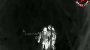 Наш боец подкараулил и изрешетил хохлов в лесу! Эпик!