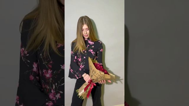 Купить букет роз с доставкой в Реутове | Цветочная База 24 часа Реутов | Lusi Flowers смотреть онлайн