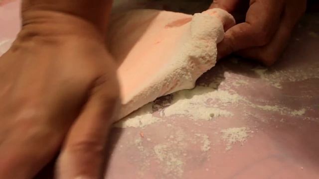 РОЗА из мастики! Самый простой способ! КАК СДЕЛАТЬ, СМОЖЕТ КАЖДЫЙ!!!! смотреть онлайн