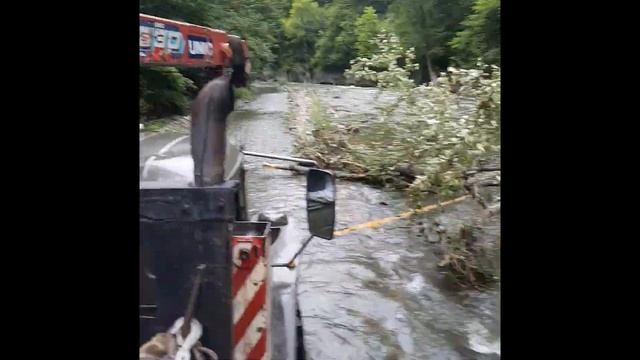 Что делать если застрял на реке или какое такси вызвать для переправы. смотреть онлайн