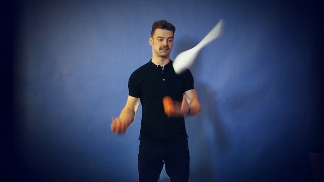 Жонглирование булавами. Занятие 1. Знакомство. Каскад 3 булавами. Павел Горский смотреть онлайн