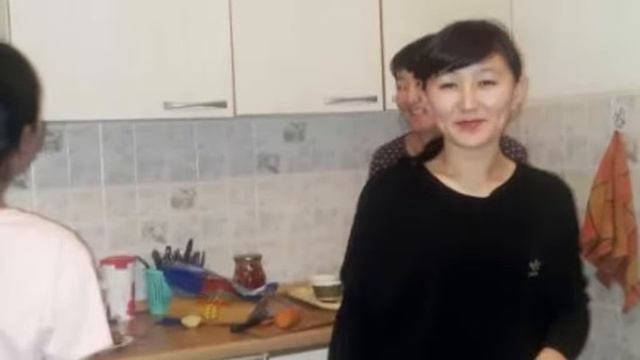 Как выживают переехавшие из аулов в город девушки смотреть онлайн