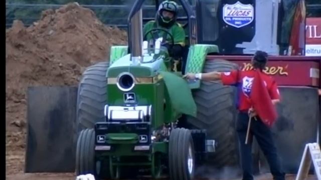 OOPS Segment 16 Truck & Tractor Pull Fails, Mishaps, Fires, Carnage, Wild Rides смотреть онлайн