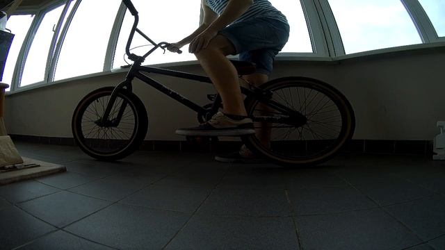 Как я учился делать BUNNY HOP на BMX смотреть онлайн