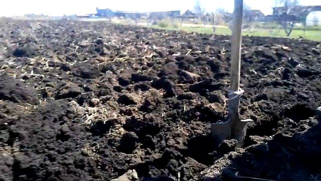 Минитрактор Русич 224 с плугом в действии. смотреть онлайн