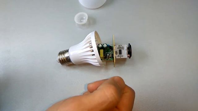 LED PIR Motion Sensor Bulb E27 смотреть онлайн