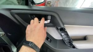 Как снять карту двери Subaru Forester
