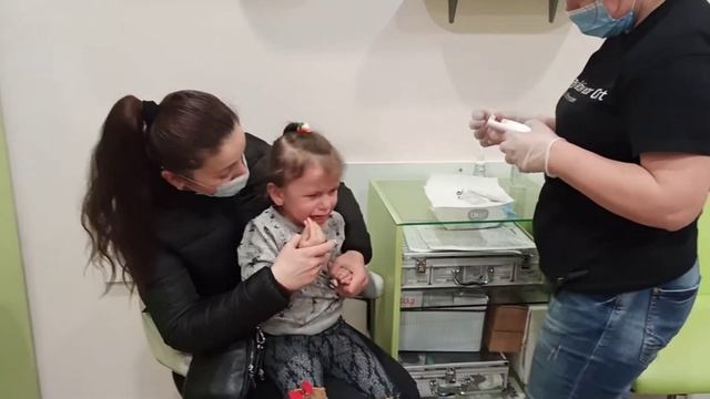 Прокалывание ушей.. смотреть онлайн