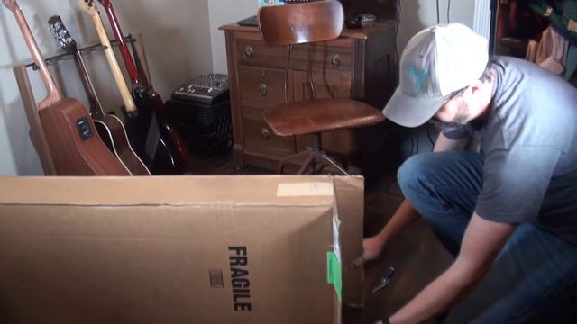 Unboxing the Fender Player Stratocaster - Polar White with Maple Fingerboard смотреть онлайн