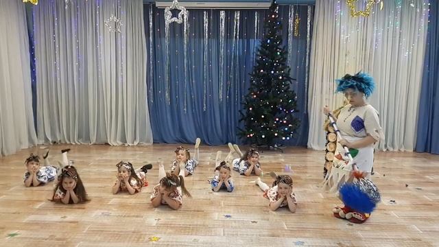 "Бабка-Ёжка" , МДОБУ детсад 120 г.Сочи, средняя группа. Номинация "На лесной опушке". смотреть онлайн